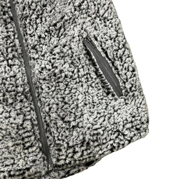 Thread + Supply Charcoal Sherpa Full Zip Fuzzy Vest XS - Picture 2 of 4